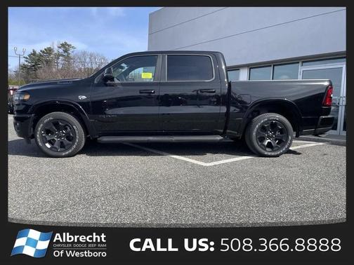 Diamond Black Crystal Pearlcoat 2026 RAM 1500 Big Horn/Lone Star