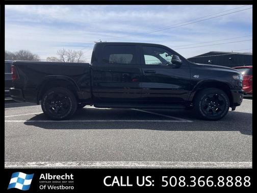 Diamond Black Crystal Pearlcoat 2026 RAM 1500 Big Horn/Lone Star