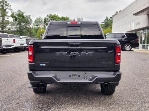 Diamond Black Crystal Pearlcoat 2026 RAM 1500 Big Horn/Lone Star