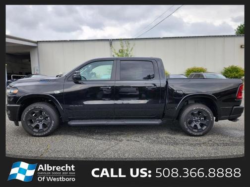 Diamond Black Crystal Pearlcoat 2026 RAM 1500 Big Horn/Lone Star