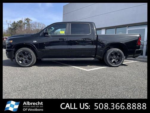 Diamond Black Crystal Pearlcoat 2026 RAM 1500 Big Horn/Lone Star