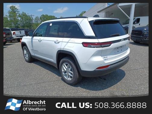 2025 Jeep Grand Cherokee Laredo