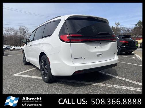 Bright White Clearcoat 2026 Chrysler Pacifica L