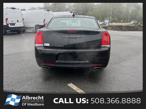 2023 Chrysler 300 Touring