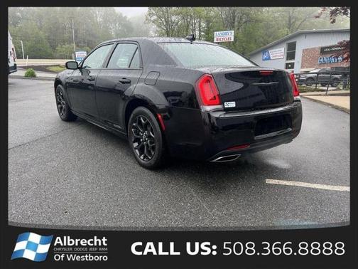 2023 Chrysler 300 Touring