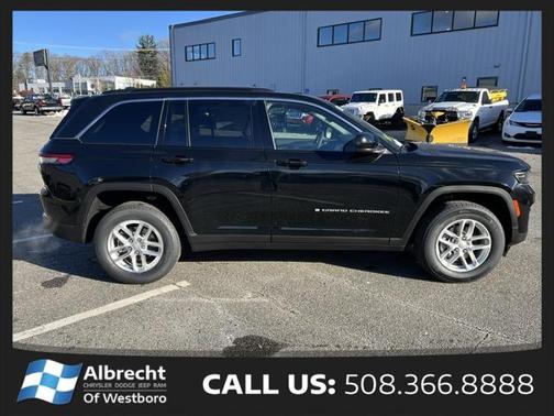 2025 Jeep Grand Cherokee Laredo