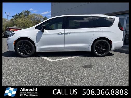 Bright White Clearcoat 2026 Chrysler Pacifica L