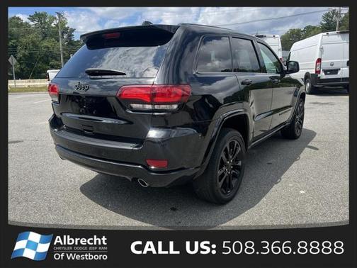 2022 Jeep Grand Cherokee Laredo