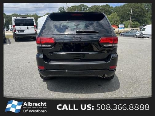2022 Jeep Grand Cherokee Laredo