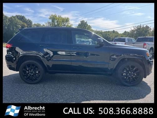 2022 Jeep Grand Cherokee Laredo