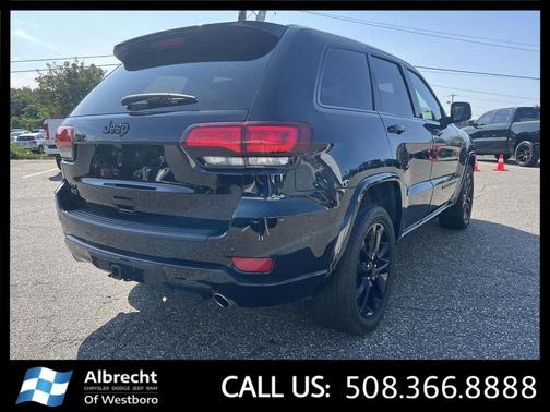 2022 Jeep Grand Cherokee Laredo