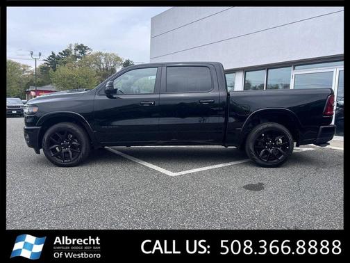 Diamond Black Crystal Pearlcoat 2025 RAM 1500 Laramie