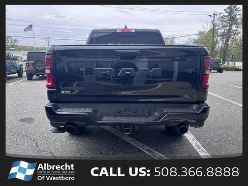 Diamond Black Crystal Pearlcoat 2025 RAM 1500 Laramie