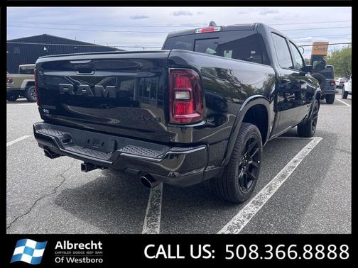 Diamond Black Crystal Pearlcoat 2025 RAM 1500 Laramie