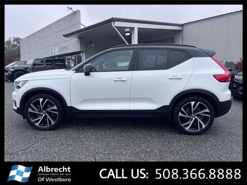 2021 Volvo XC40 T5 R-Design