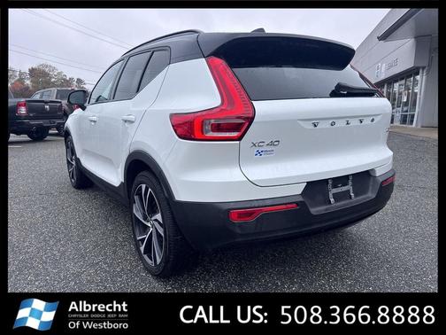 2021 Volvo XC40 T5 R-Design