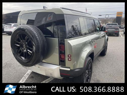 2025 Land Rover Defender 110 P300