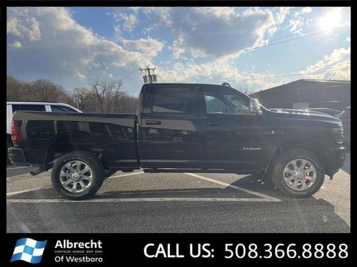 Diamond Black Crystal Pearlcoat 2026 RAM 2500 Laramie Crew Cab 4x4 6'4' Box