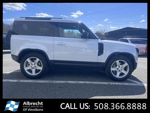 Yulong White Metallic 2023 Land Rover Defender 90 SE