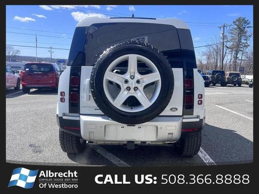 Fuji White 2023 Land Rover Defender 90 SE