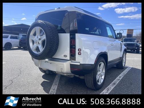 Yulong White Metallic 2023 Land Rover Defender 90 SE