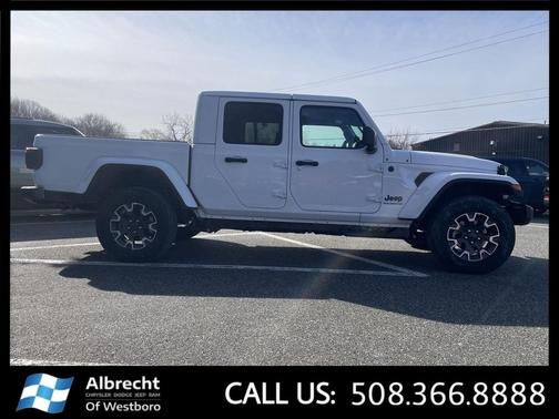 2026 Jeep Gladiator Sahara 4x4