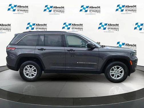 Baltic Gray Metallic Clearcoat 2024 Jeep Grand Cherokee Laredo