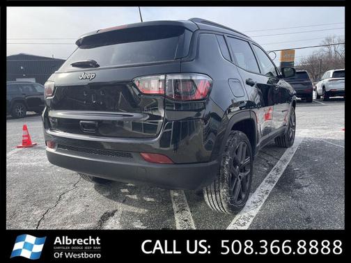 Diamond Black Crystal Pearlcoat 2026 Jeep Compass Limited