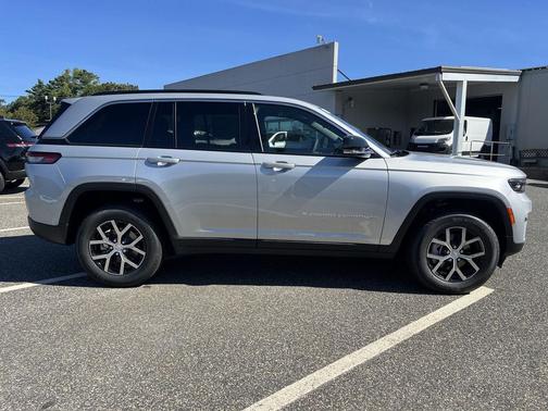 2025 Jeep Grand Cherokee Limited X