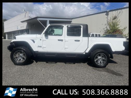 2022 Jeep Gladiator Sport S