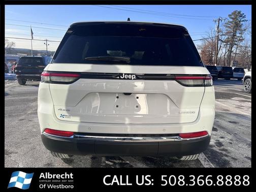 2025 Jeep Grand Cherokee Laredo