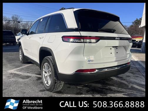 2025 Jeep Grand Cherokee Laredo