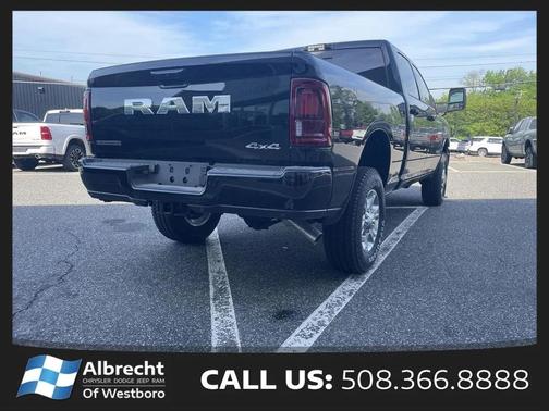 Diamond Black Crystal Pearlcoat 2026 RAM 2500 Big Horn Crew Cab 4x4 6'4' Box