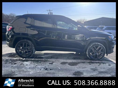 Diamond Black Crystal Pearlcoat 2026 Jeep Compass Limited