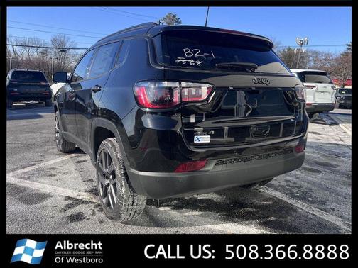 Diamond Black Crystal Pearlcoat 2026 Jeep Compass Limited