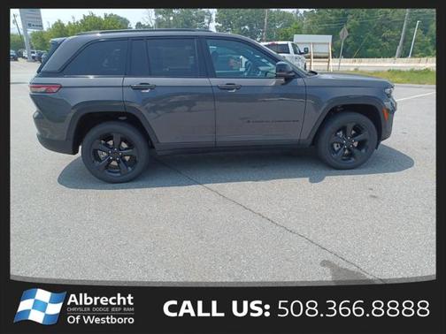 2025 Jeep Grand Cherokee Laredo