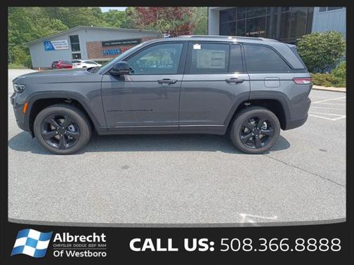 2025 Jeep Grand Cherokee Laredo