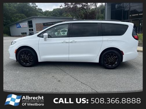 2022 Chrysler Pacifica Touring L