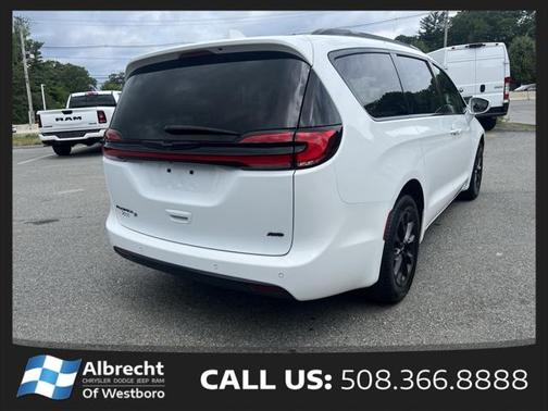 2022 Chrysler Pacifica Touring L