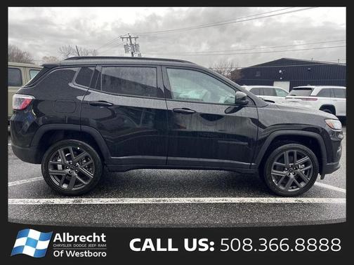 Diamond Black Crystal Pearlcoat 2026 Jeep Compass Limited