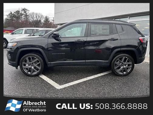 Diamond Black Crystal Pearlcoat 2026 Jeep Compass Limited