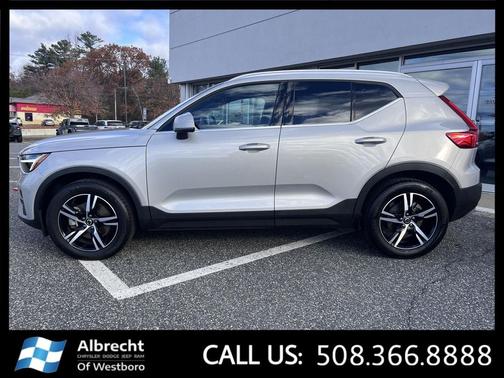 2024 Volvo XC40 B5 Core Bright Theme