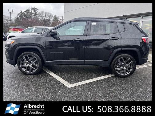 Diamond Black Crystal Pearlcoat 2026 Jeep Compass Limited