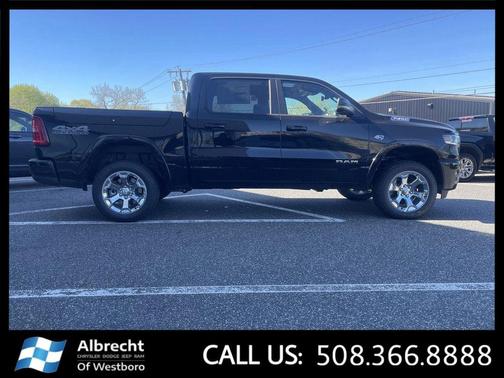Diamond Black Crystal Pearlcoat 2026 RAM 1500 Big Horn/Lone Star