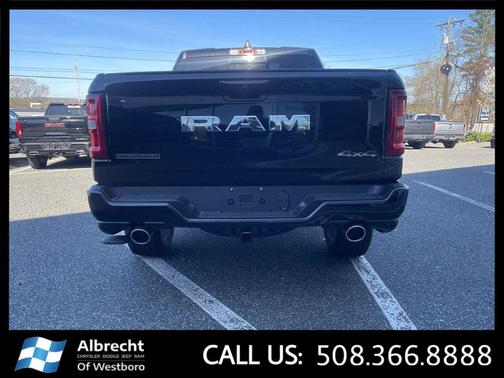 Diamond Black Crystal Pearlcoat 2026 RAM 1500 Big Horn/Lone Star