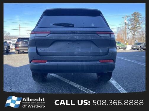 Baltic Gray Metallic Clearcoat 2026 Jeep Grand Cherokee Altitude