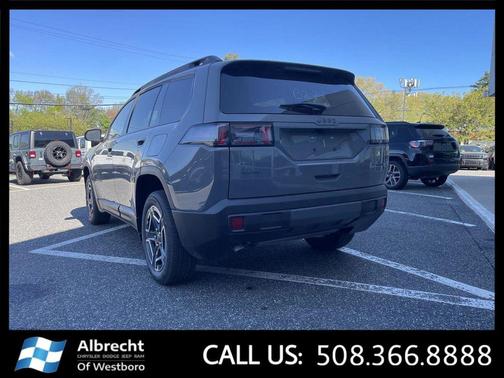 Sting-Gray Clearcoat 2026 Jeep Cherokee Laredo 4x4