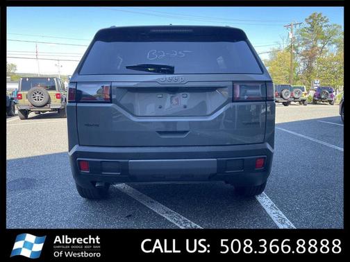 Sting-Gray Clearcoat 2026 Jeep Cherokee Laredo 4x4
