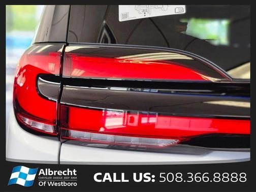 Bright White Clearcoat 2026 Chrysler Pacifica L