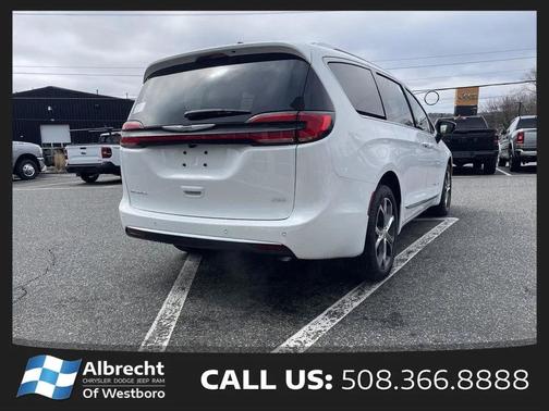 Bright White Clearcoat 2026 Chrysler Pacifica L